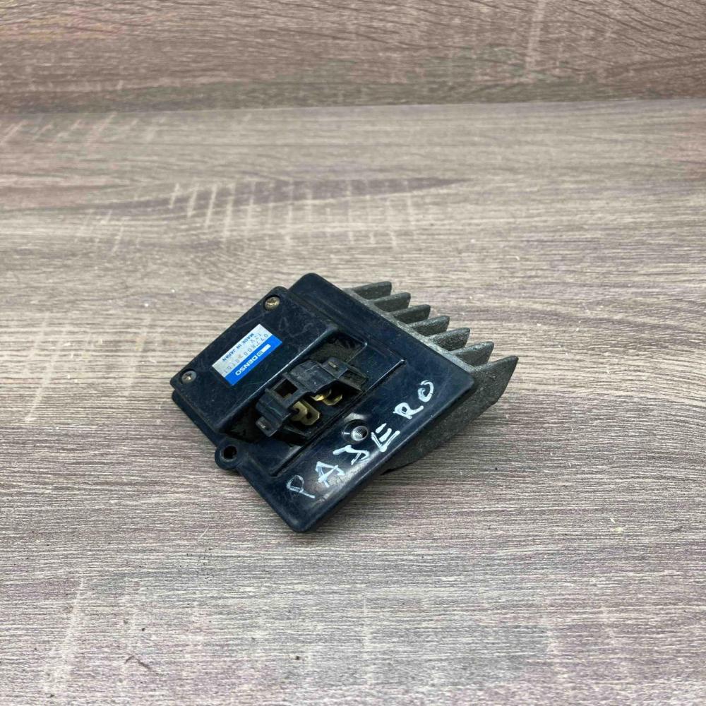 077800 0151   Heater blower motor/fan resistor Mitsubishi Pajero