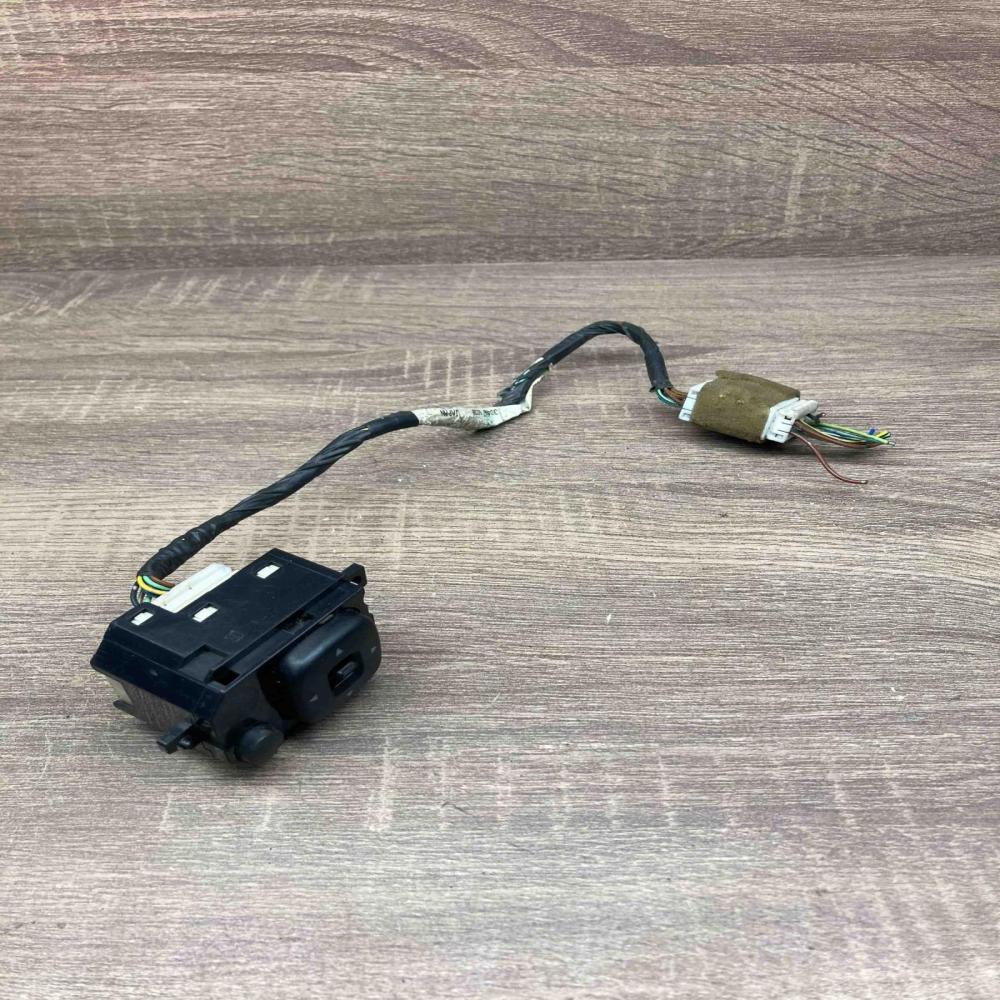326 3G31   Wing mirror switch Mazda Xedos 6