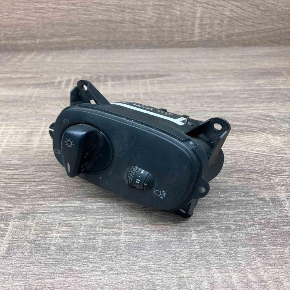 YC1T 13A024 DB 498610  Light switch Ford Transit