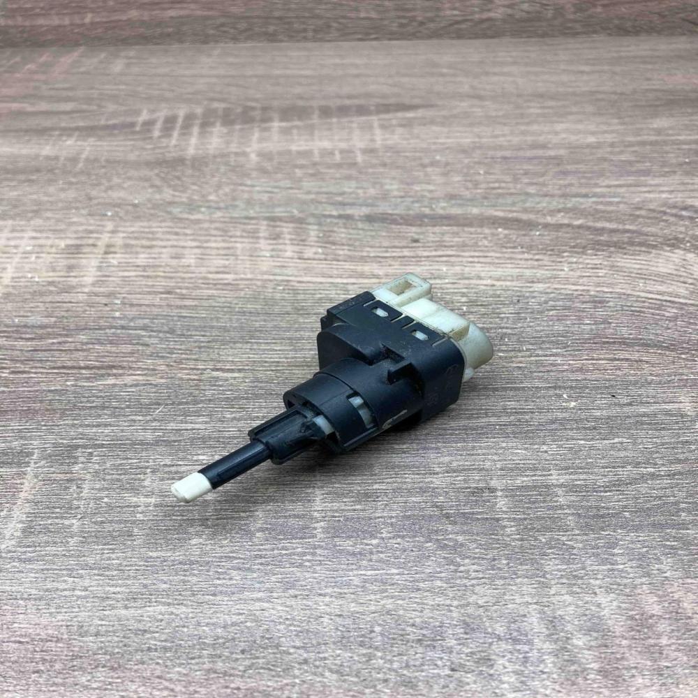 24761 FAE Z27  Brake pedal sensor switch Volkswagen Touran I