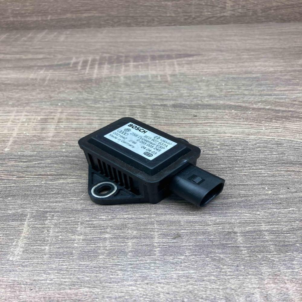 8E0907637A 0265005245  ESP acceleration yaw rate sensor Audi A8 S8 D3 4E