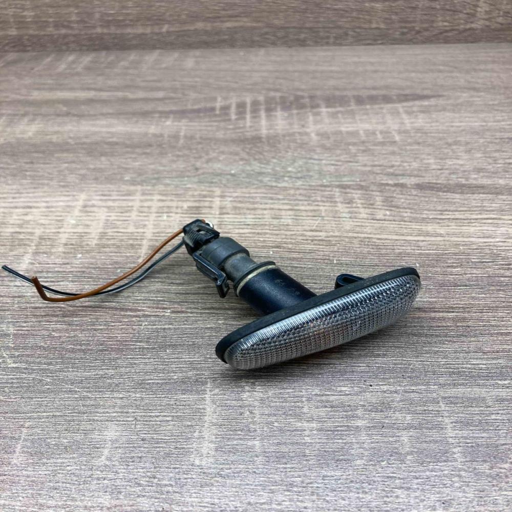 09133062   Front fender indicator light Opel Astra G