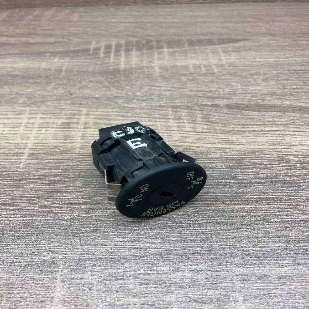 9196886 03   Passenger airbag on/off switch BMW 5 F10 F11