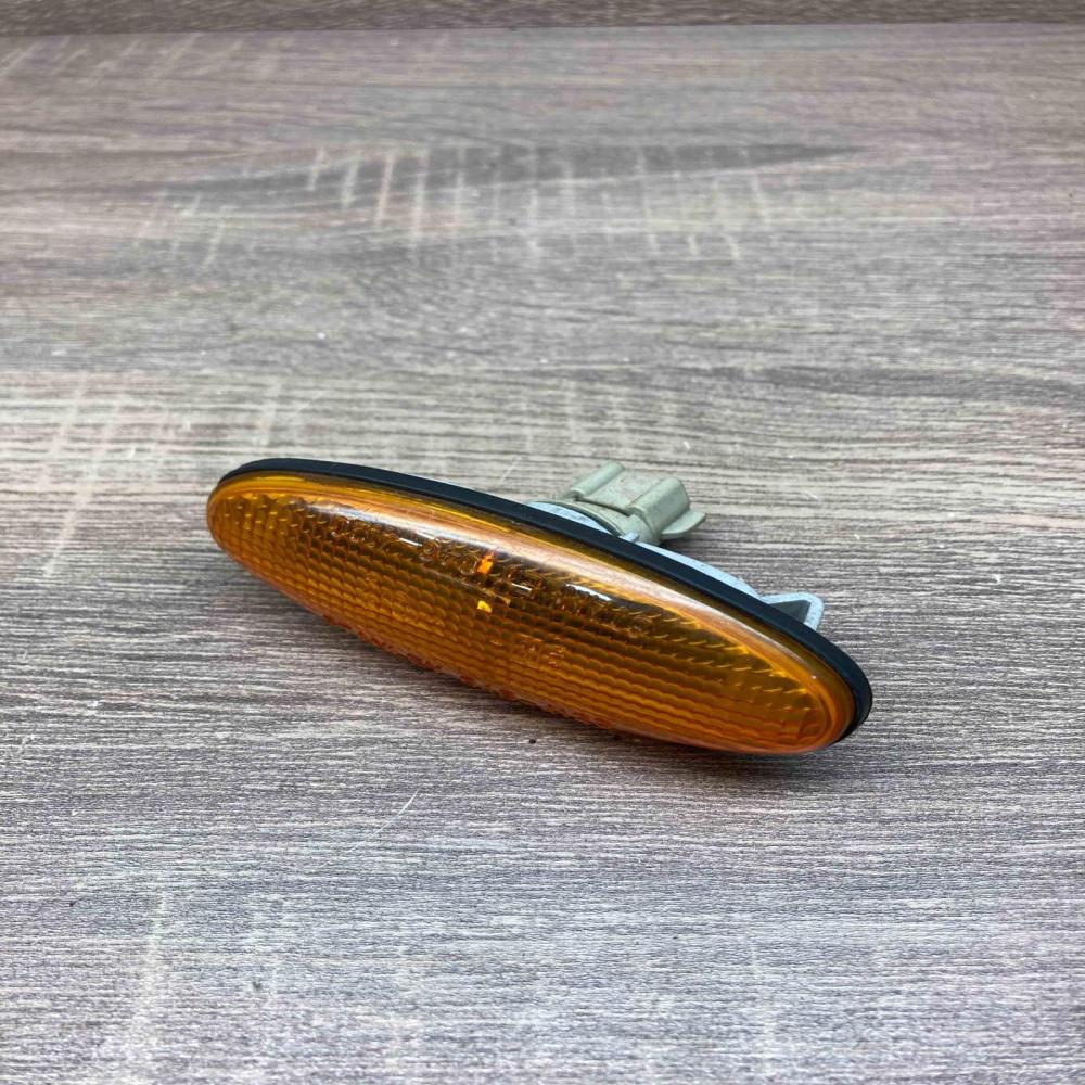 046 4120 Stanley  Front fender indicator light Mazda Premacy