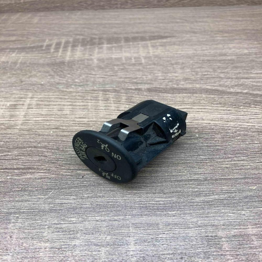 6974643   Passenger airbag on/off switch Mini One - Cooper Clubman R55