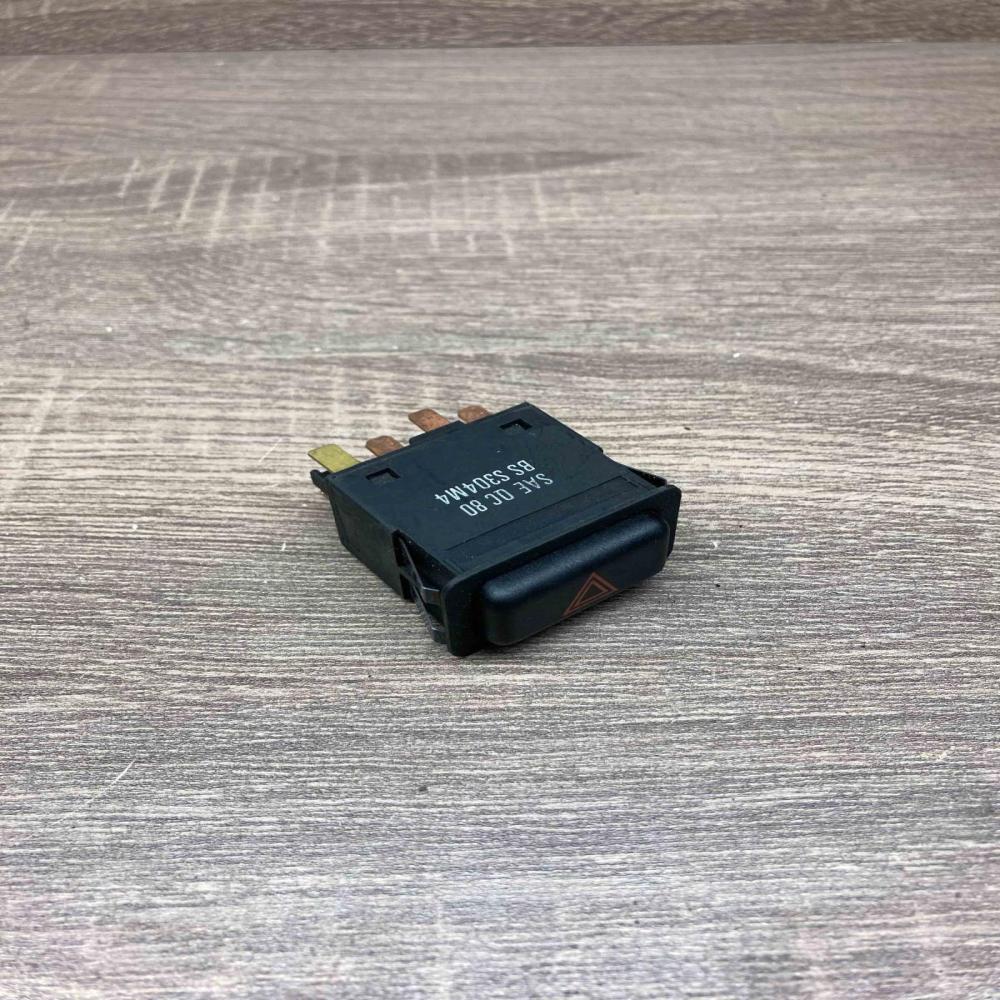 1381176 S304 M4  Hazard light switch BMW 3 E30