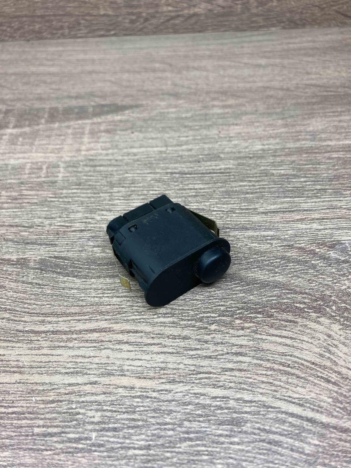 1387055 03000210  Fog light switch BMW 3 E36