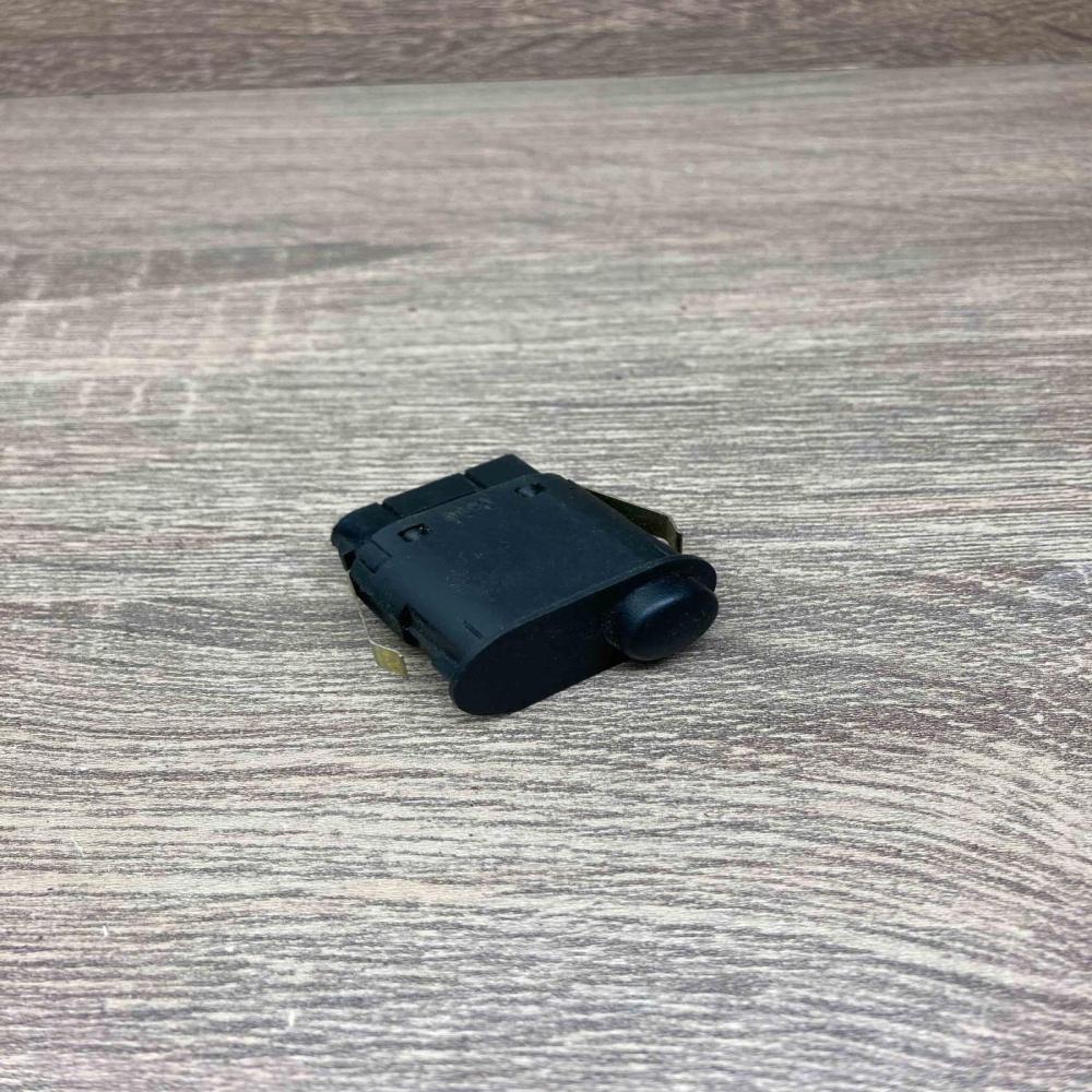 1387055 03000210  Fog light switch BMW 3 E36