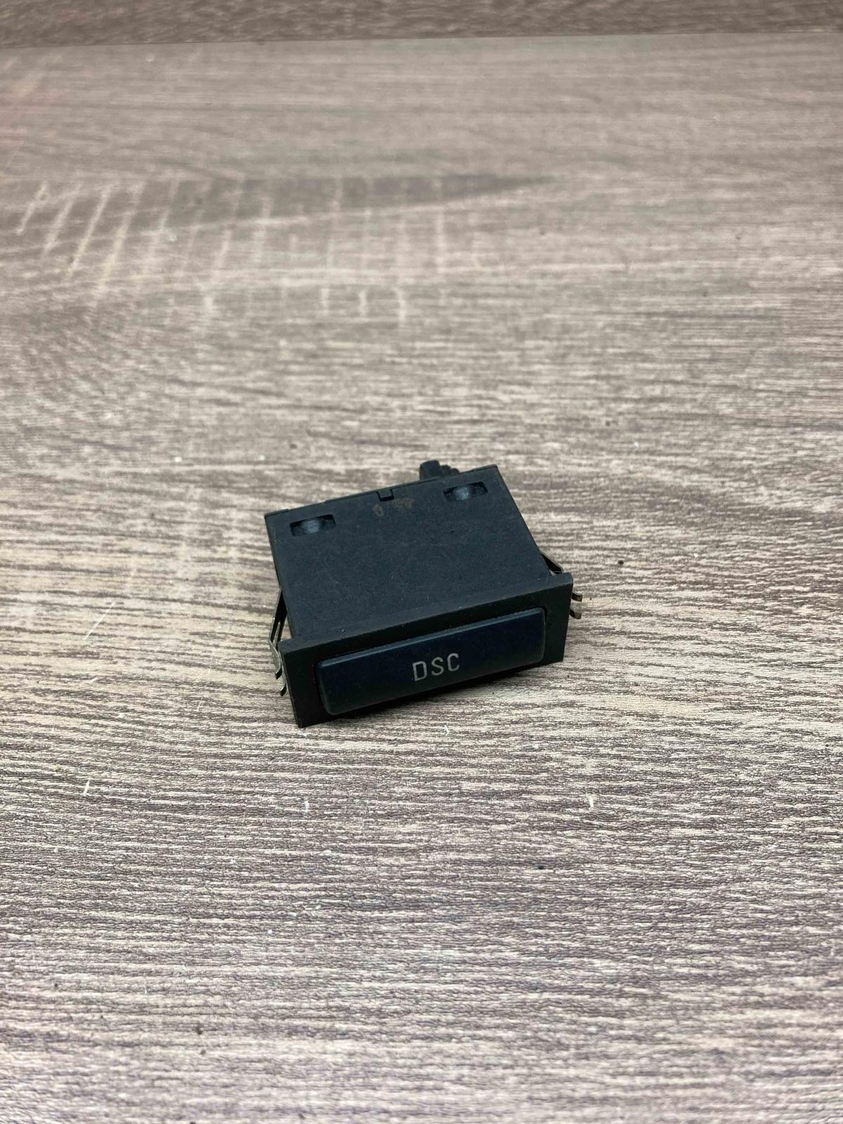 6901592   Traction control (ASR) switch BMW 3 E36