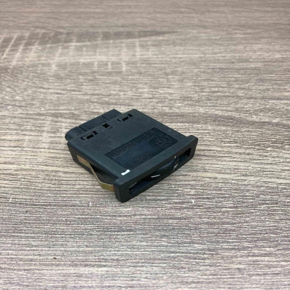 1390997   Light switch BMW 7 E32