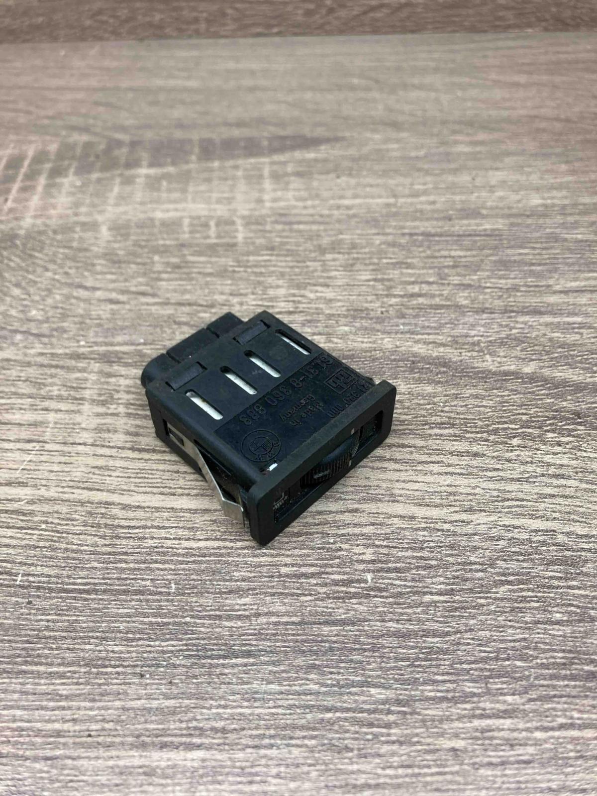 8360883   Headlight level height control switch BMW 3 E36