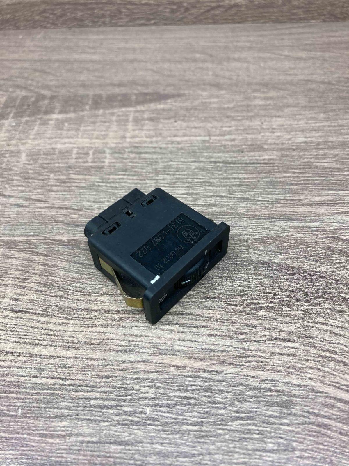 1387072   Headlight level height control switch BMW 3 E36