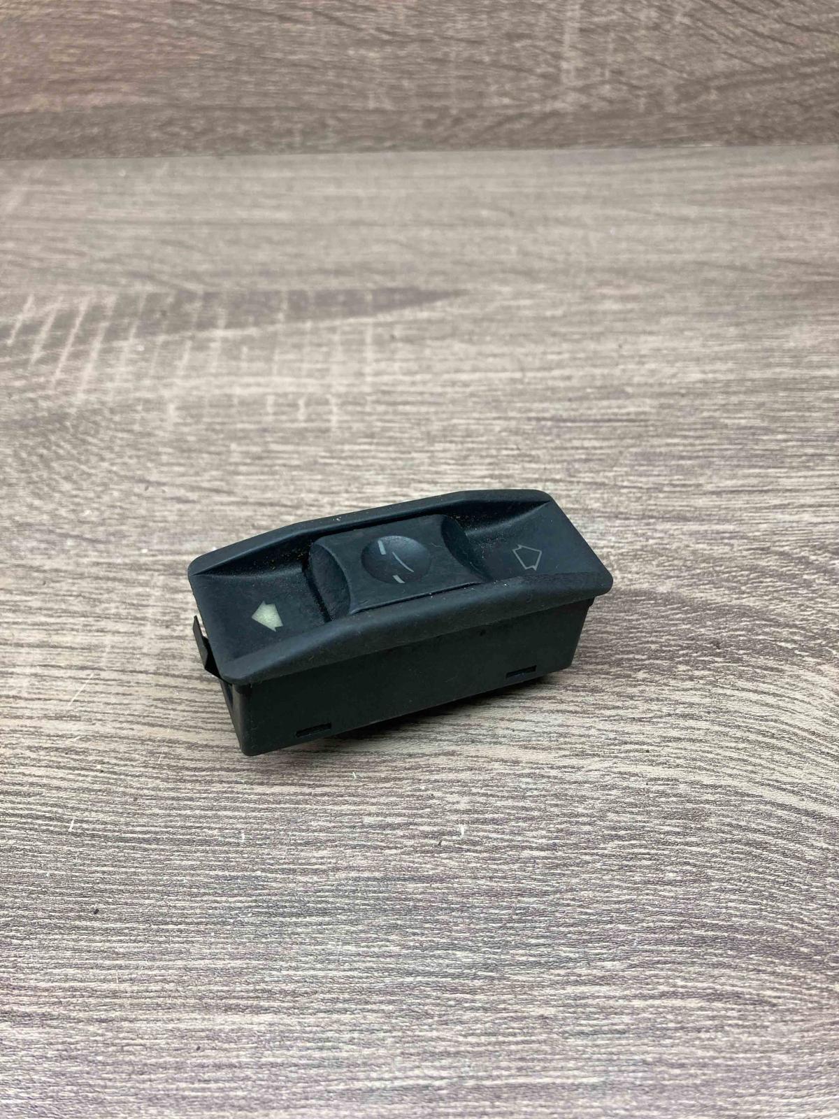 1378862   Sunroof switch BMW 5 E34