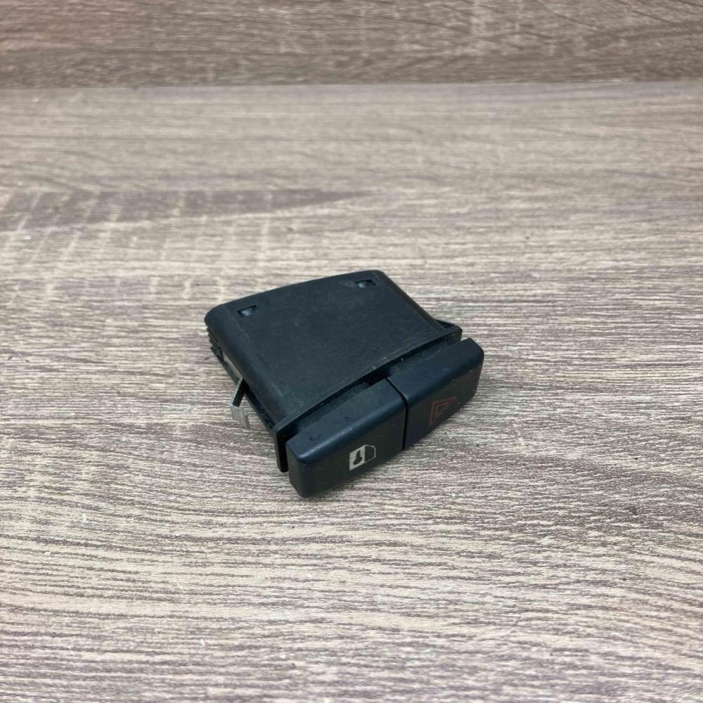 6919506 04   Hazard light switch BMW 5 E60 E61