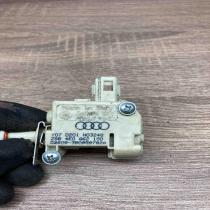4E0862150 Y07D201N03248  Central locking motor Audi A8 S8 D3 4E