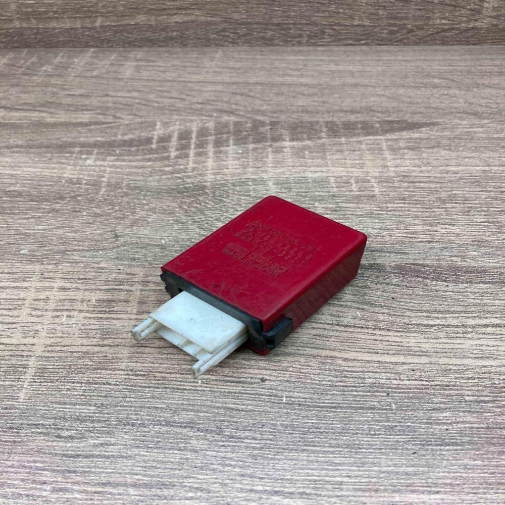 MB852268 051500 2211  Door control unit/module Mitsubishi Colt