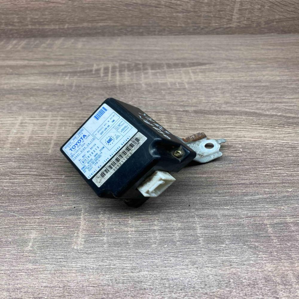 89741 52020 619825 000  Door control unit/module Toyota Yaris