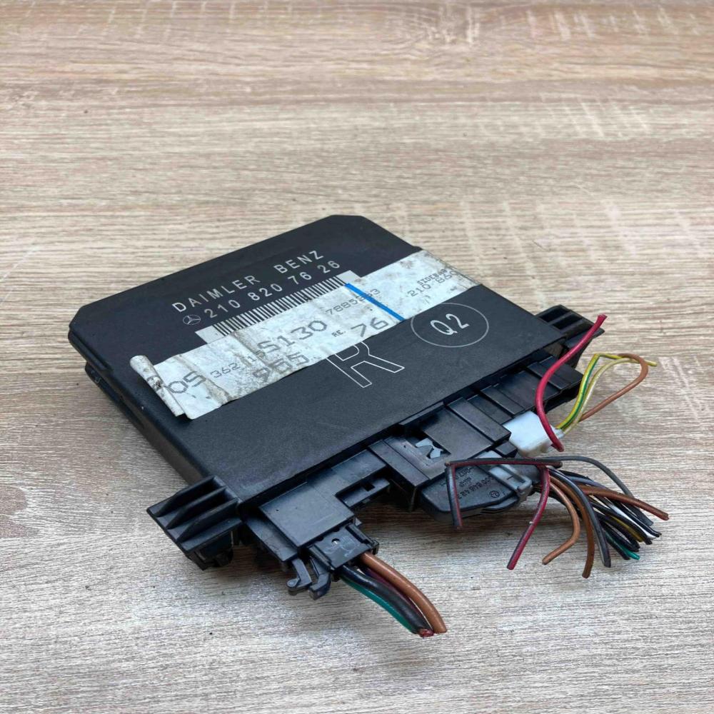 2108207626 R  Door central lock control unit/module Mercedes-Benz E W210