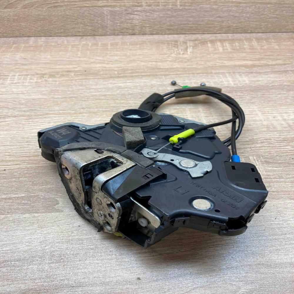 A046693 W4 9J2021  Rear door lock Toyota Avensis T270