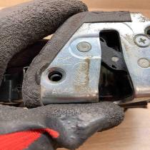 A046693 N4 9J0723  Rear door lock Toyota Avensis T270