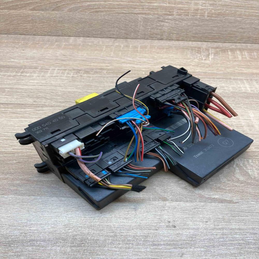 0225455332 Q7  Fuse module Mercedes-Benz E W210