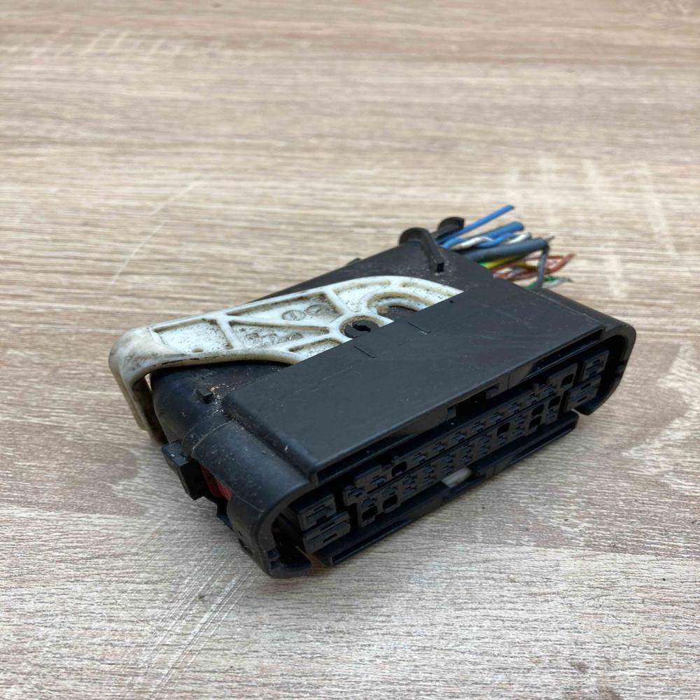 6911 4700   Plug wire Peugeot 308