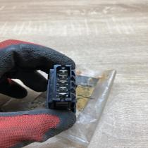 7700818338   Fog light switch Renault 19