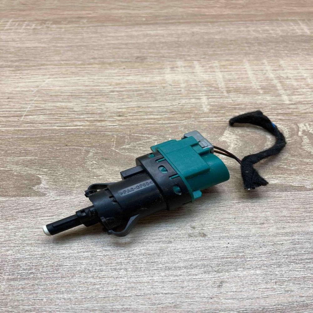 2W93 13480 AA   Brake pedal sensor switch Jaguar S-Type