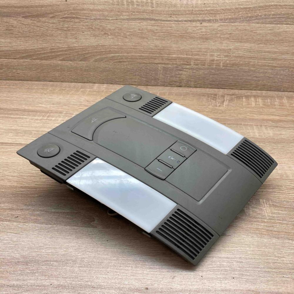 4E0907135A 4E0910135A 4E0947097AK Front seat light Audi A8 S8 D3 4E