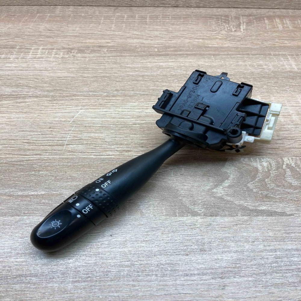 02180 1737 K93  Indicator stalk Toyota Corolla E120 E130