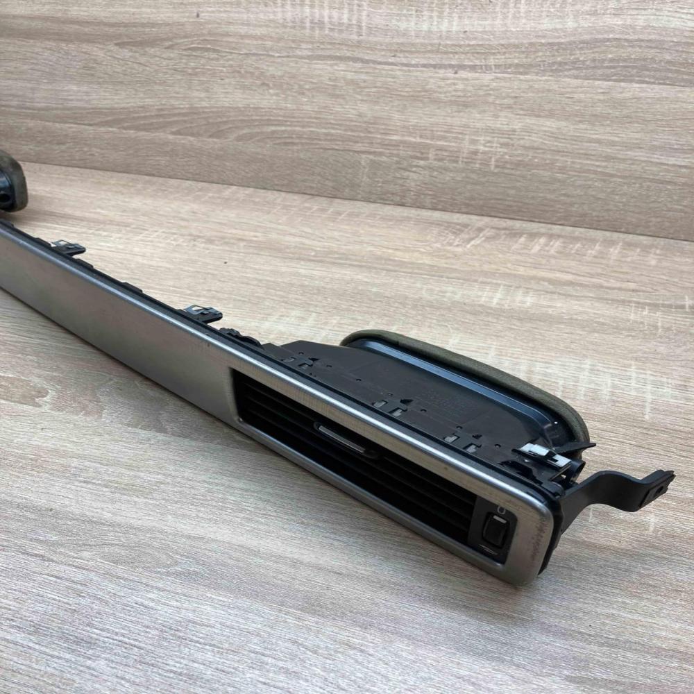 30715144K 30643315 30676292 Dash center air vent grill Volvo S80