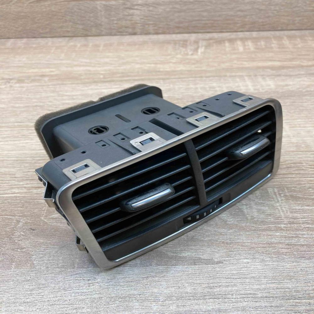 4F0819203B   Rear air vent grill Audi A6 S6 C6 4F