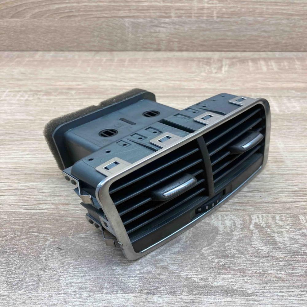 4F0819203B   Rear air vent grill Audi A6 S6 C6 4F