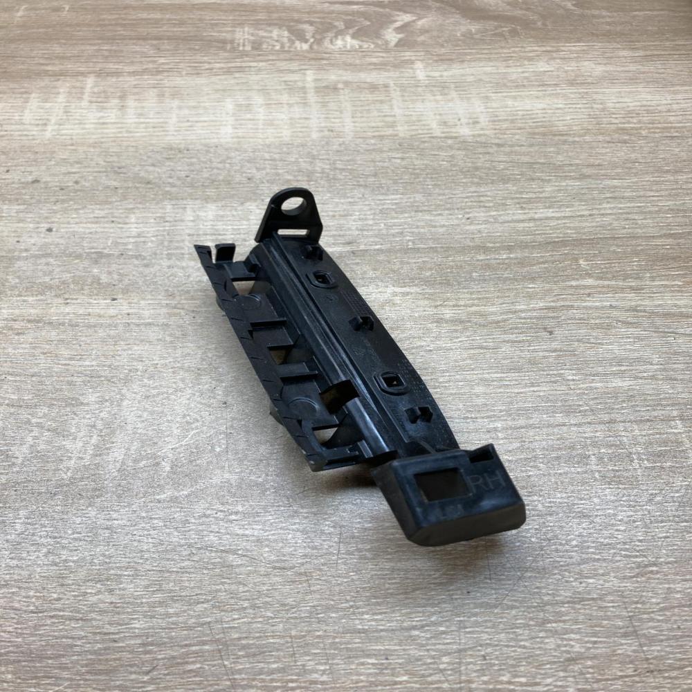 4G5807890A   Rear bumper mounting bracket Audi A6 S6 C7 4G