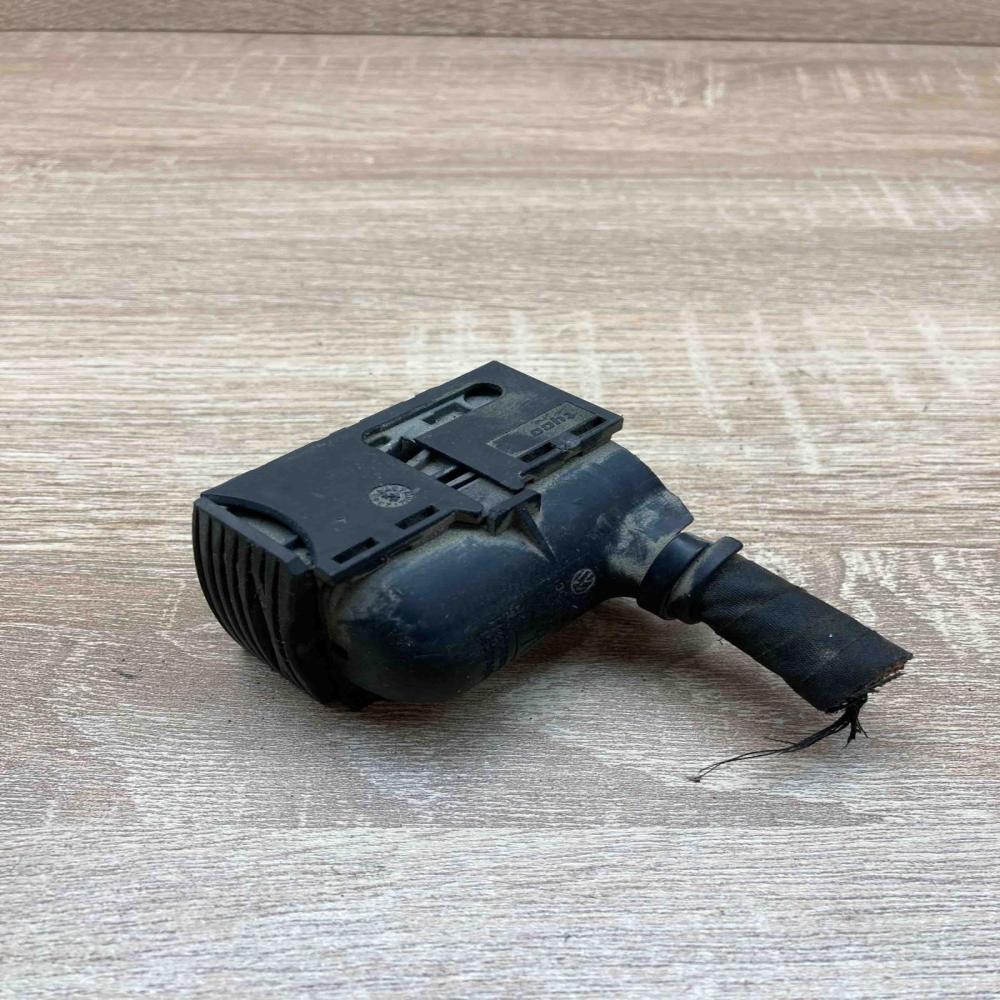 3C0906379 1355114  Plug wire Audi A3 S3 8P