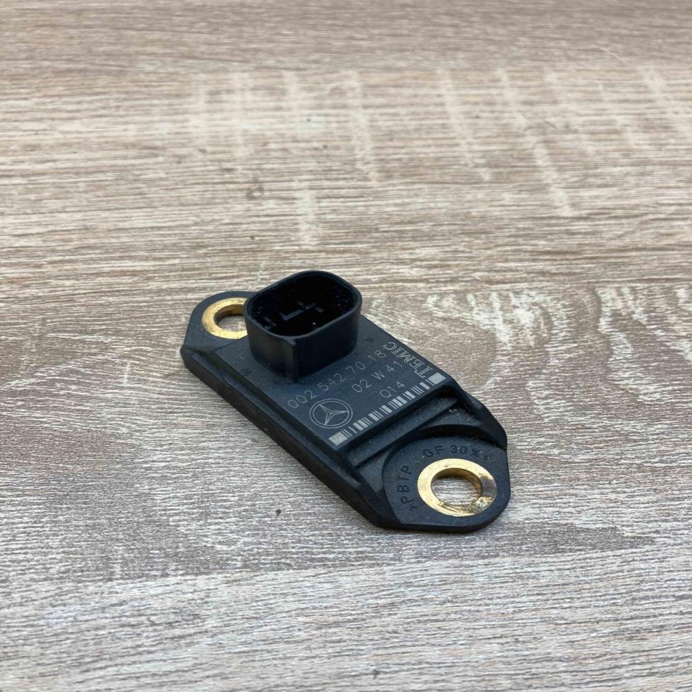 0025427018   Airbag deployment crash/impact sensor Mercedes-Benz CL C215