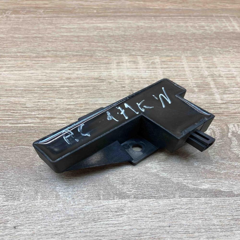 4F0909141 3354 0201  Aerial antenna amplifier Audi A6 S6 C6 4F