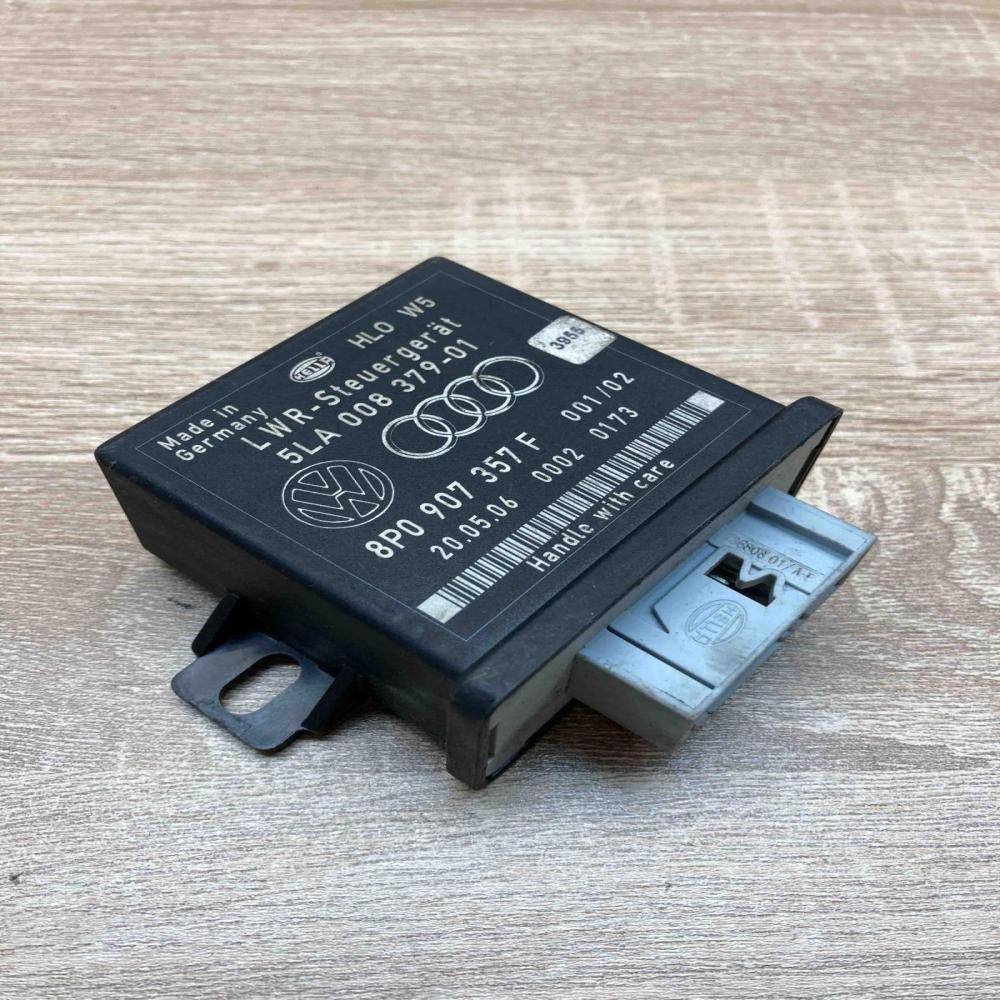 8P0907357F 5LA008379 01  Light module LCM Audi A4 S4 B7 8E 8H