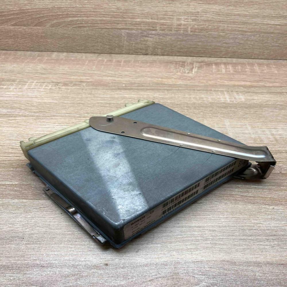 P01270297 0281001592  Engine control unit/module ECU Volvo S70  V70  V70 XC