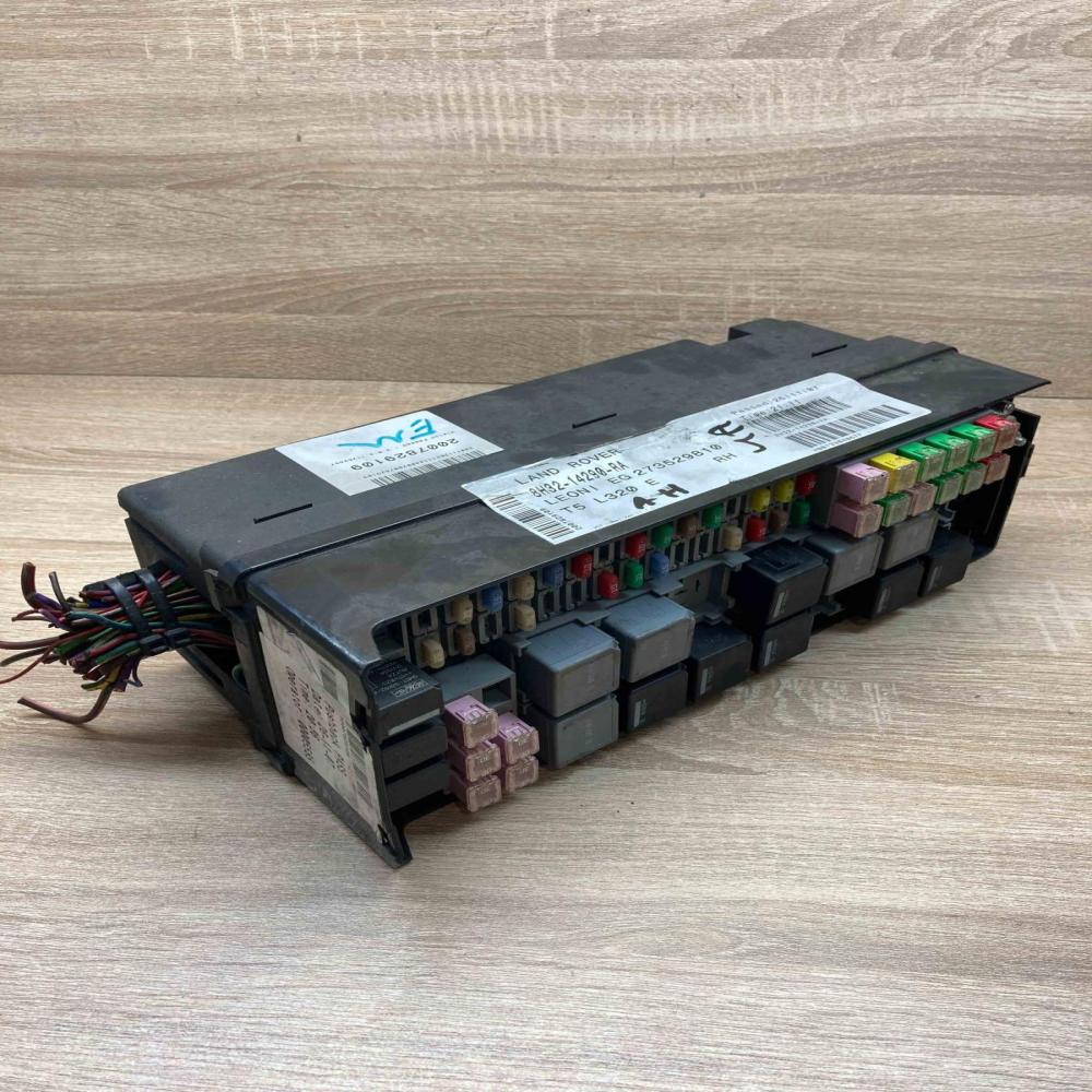 8H32 14290 RA 273529810 2007829109 Fuse box set Land Rover Range Rover Sport L32