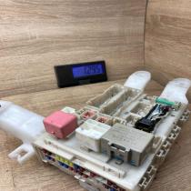 82730 02140 A 0210 8B27  Fuse module Toyota Auris 150