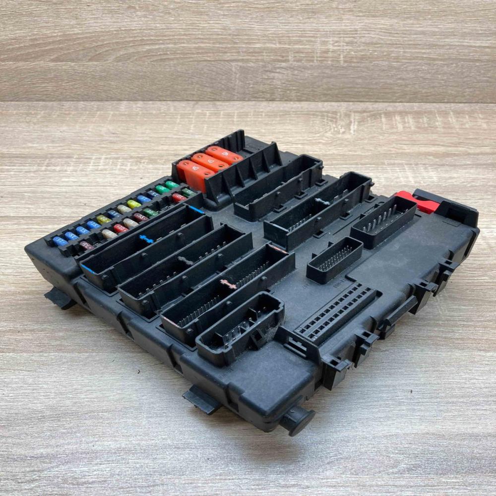 13189921 519064505 ER Fuse module Opel Vectra C