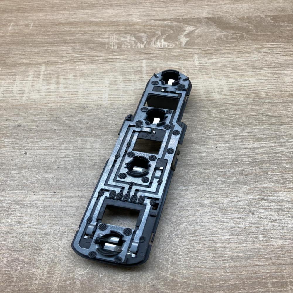 MB rear light bulb holder 3320  Tail light bulb cover holder Mercedes-Benz B W24