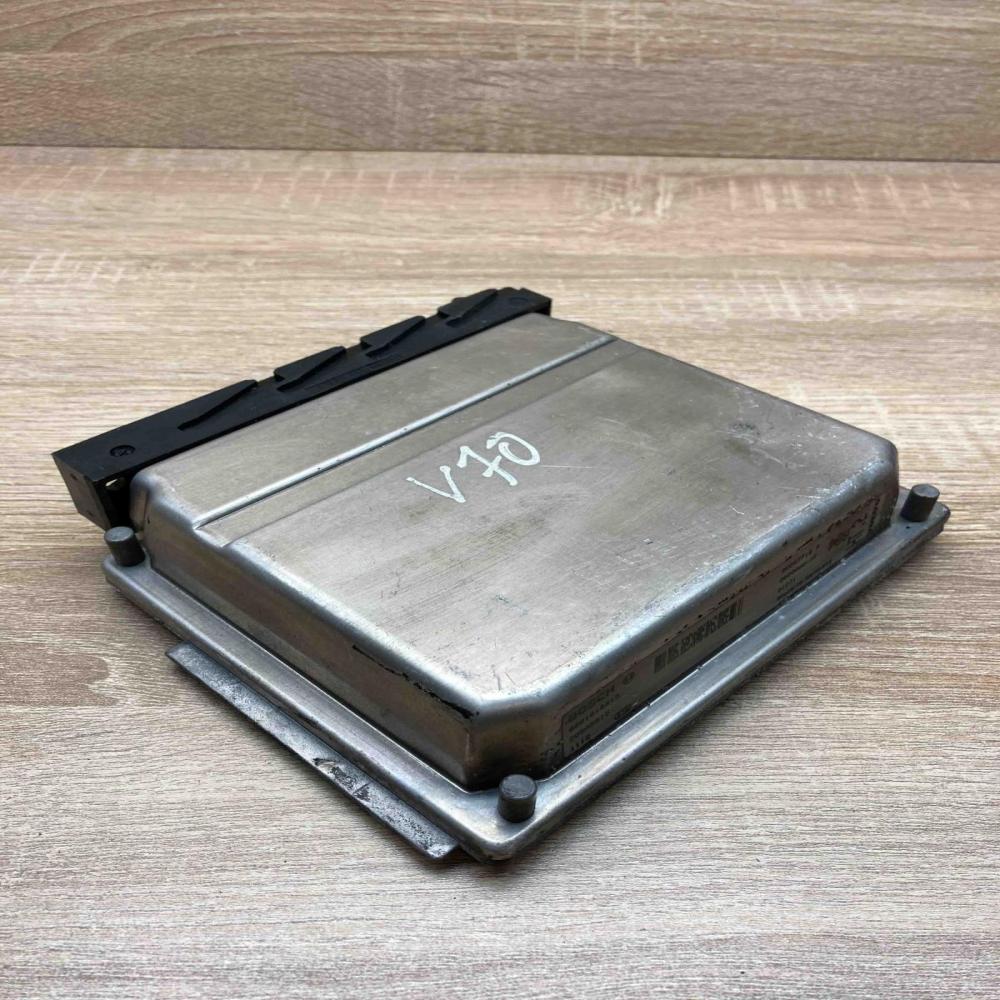 08667710A 0281010319  Engine control unit/module ECU Volvo XC70