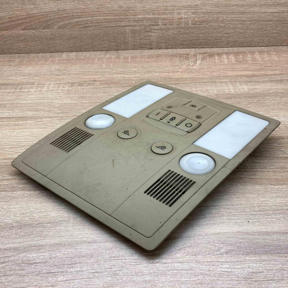 4E0947111K   Front seat light Audi A8 S8 D3 4E