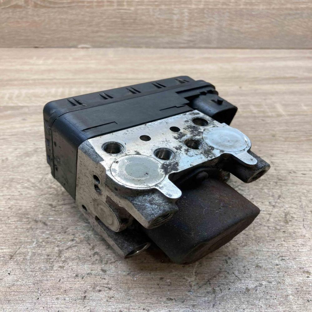 44510 28080 89541 28180  ABS Pump Toyota Previa (XR30, XR40) II