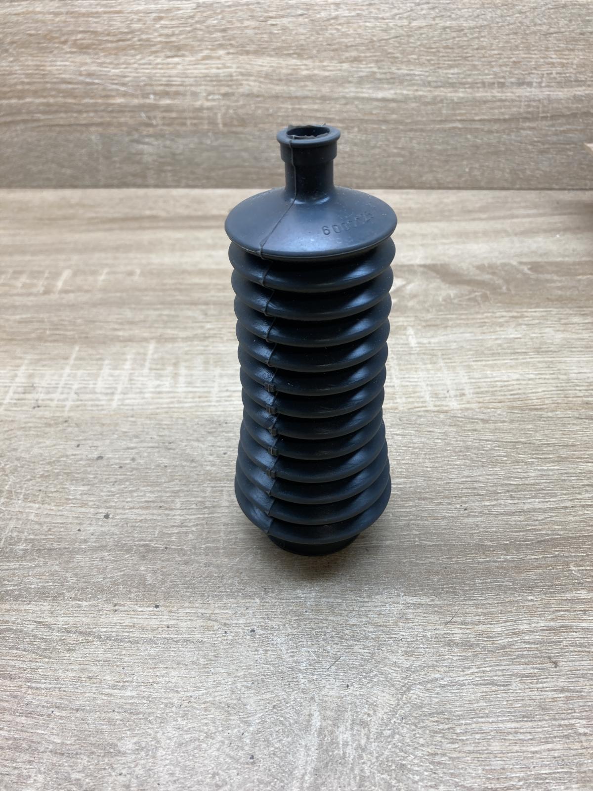 6000025689   Steering tie rod boot Renault Megane I