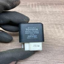 90987 04002 056700 6780  Other relay Toyota Avensis Verso
