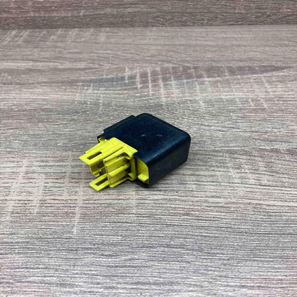 056700 8620   Other relay Mazda 626