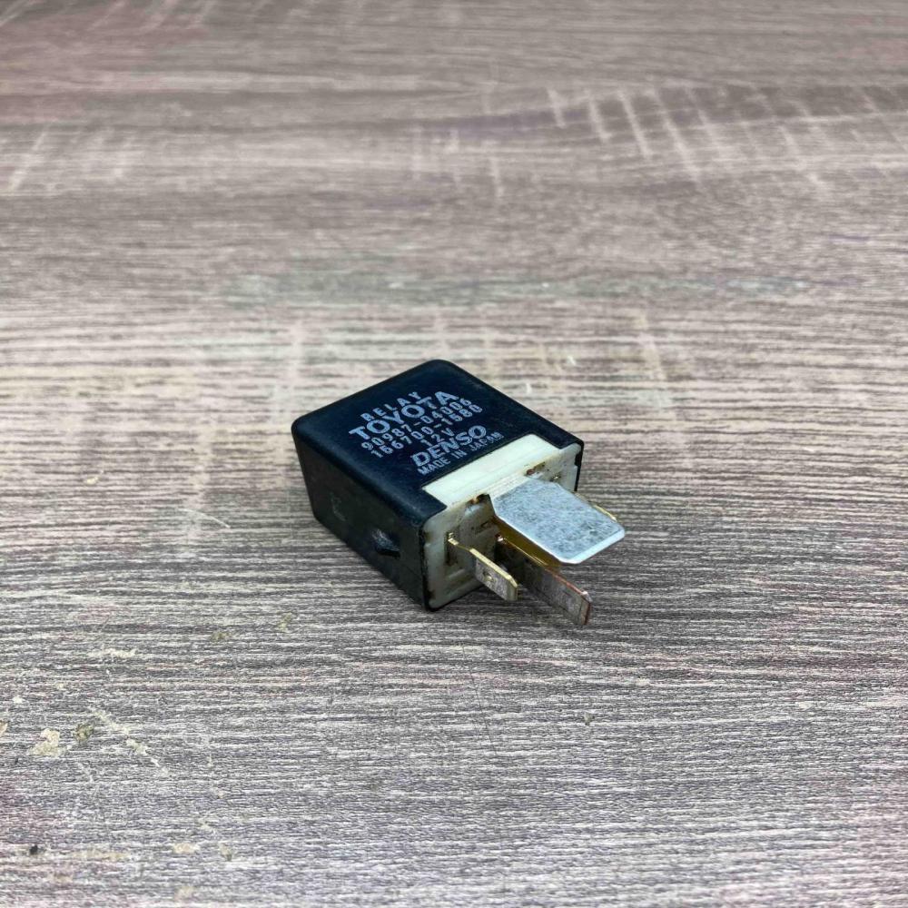 90987 04006 156700 1580  Other relay Toyota Yaris